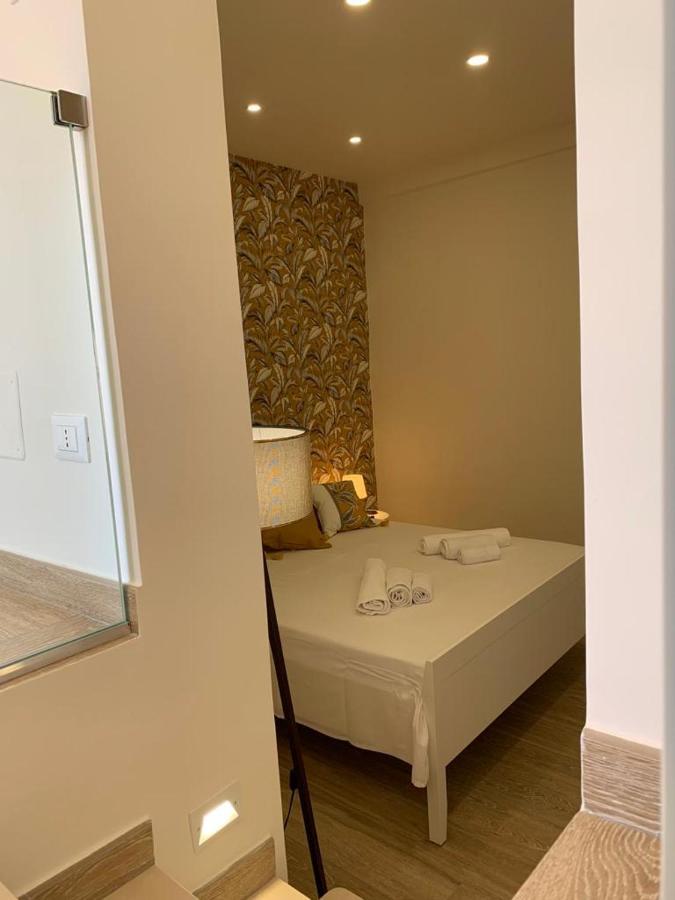 Donna Luisa-Catania Charming Apartment Bagian luar foto