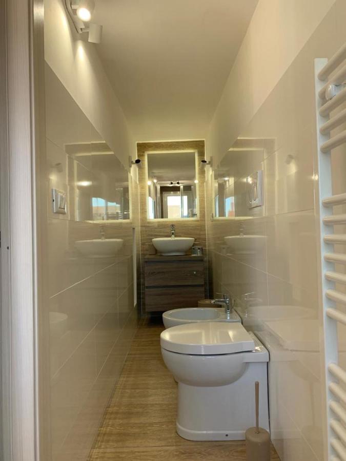 Donna Luisa-Catania Charming Apartment Bagian luar foto