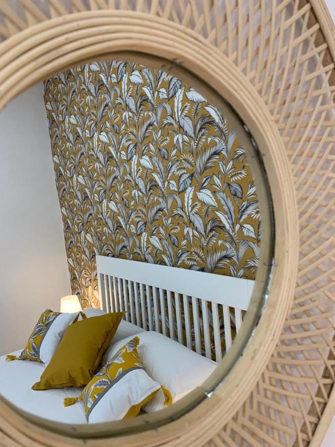 Donna Luisa-Catania Charming Apartment Bagian luar foto