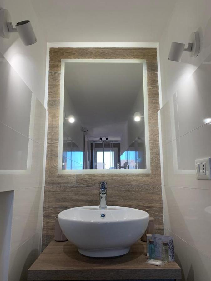 Donna Luisa-Catania Charming Apartment Bagian luar foto
