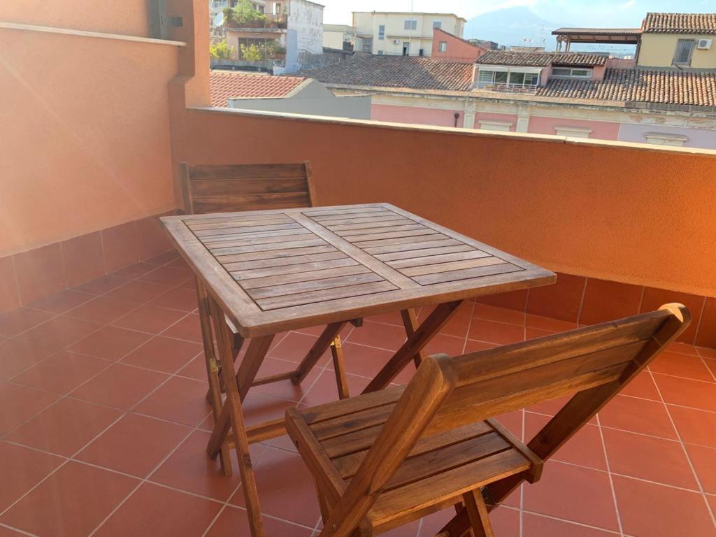 Donna Luisa-Catania Charming Apartment Bagian luar foto