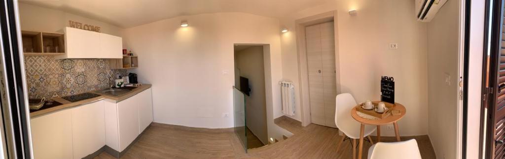 Donna Luisa-Catania Charming Apartment Bagian luar foto