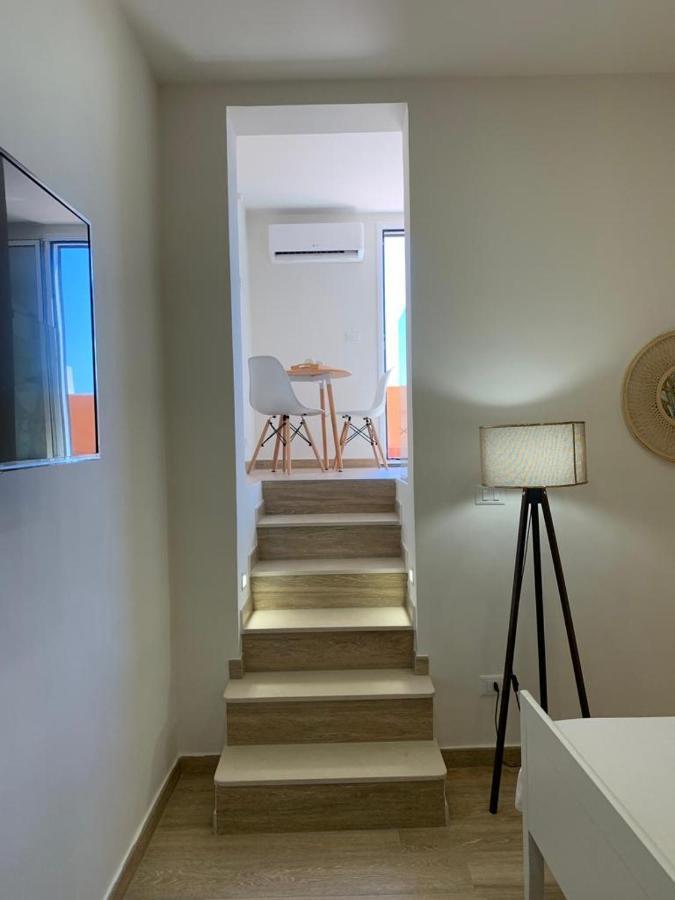Donna Luisa-Catania Charming Apartment Bagian luar foto