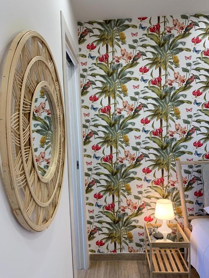 Donna Luisa-Catania Charming Apartment Bagian luar foto