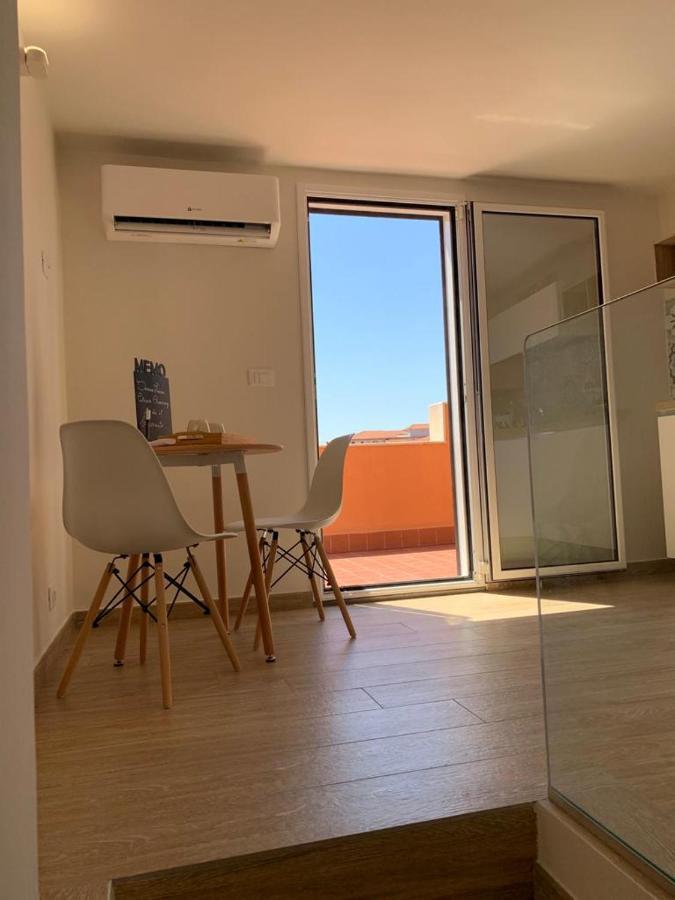Donna Luisa-Catania Charming Apartment Bagian luar foto
