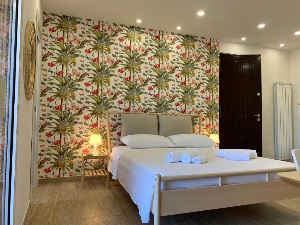 Donna Luisa-Catania Charming Apartment Bagian luar foto