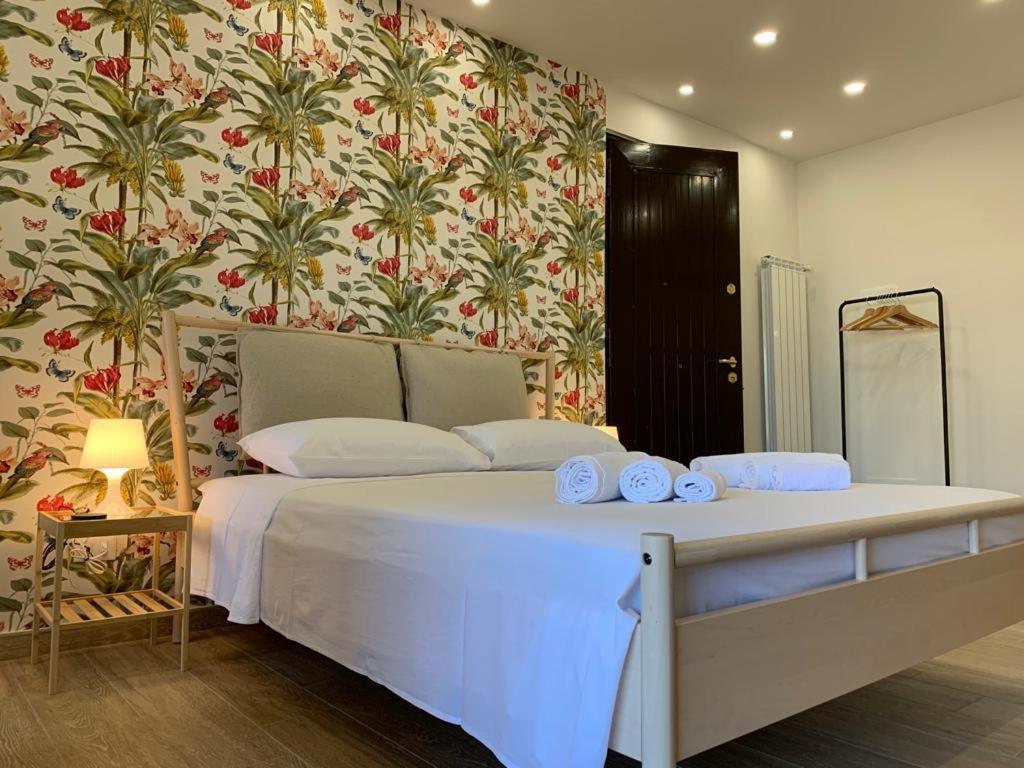 Donna Luisa-Catania Charming Apartment Bagian luar foto