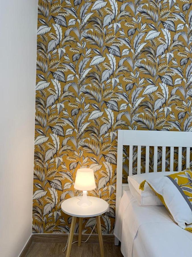 Donna Luisa-Catania Charming Apartment Bagian luar foto