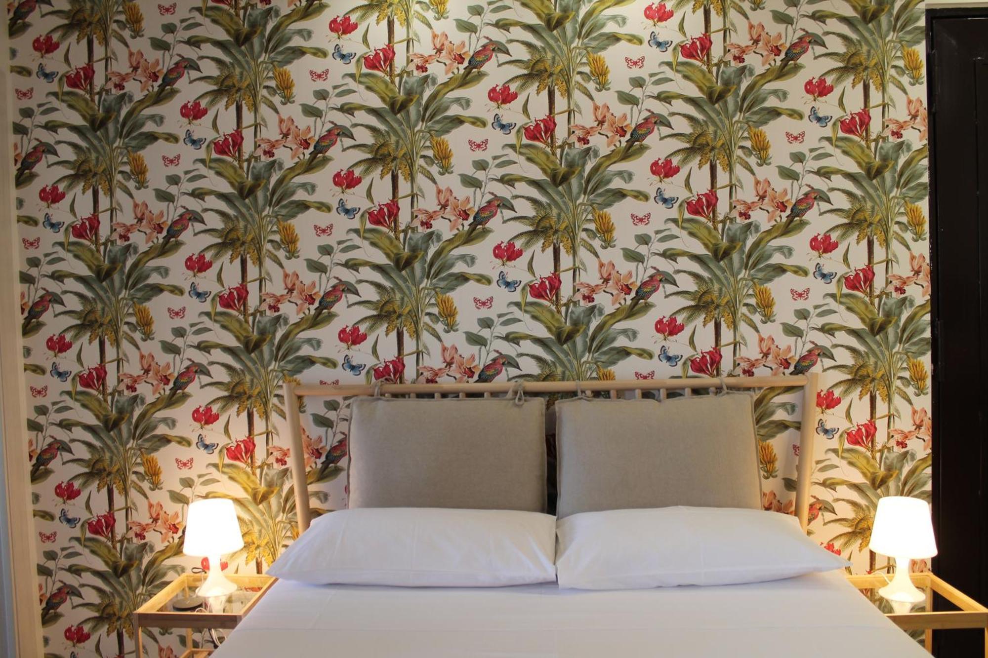 Donna Luisa-Catania Charming Apartment Bagian luar foto