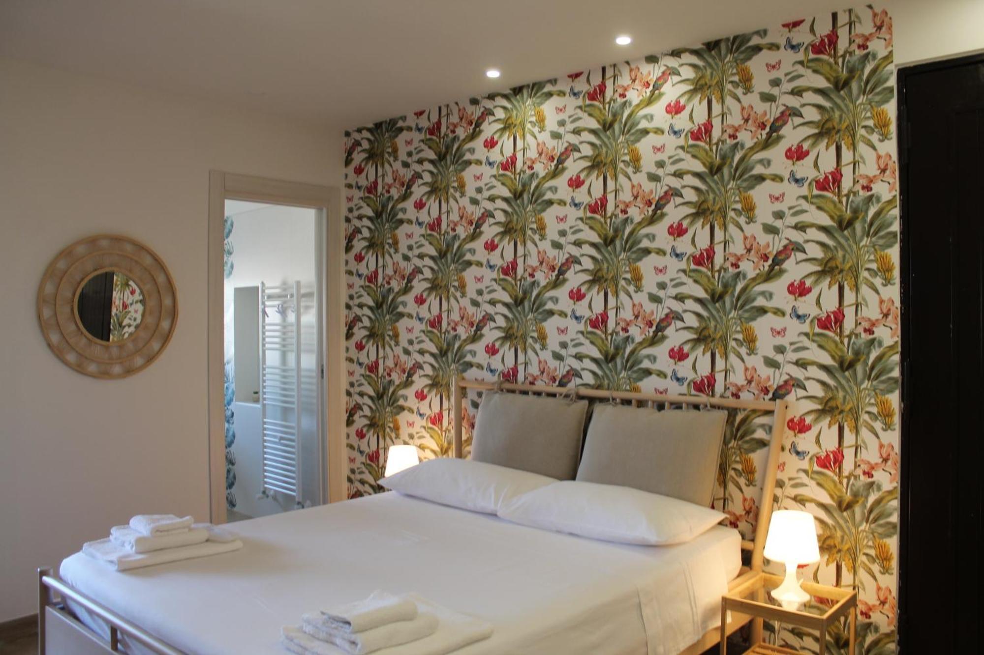 Donna Luisa-Catania Charming Apartment Bagian luar foto