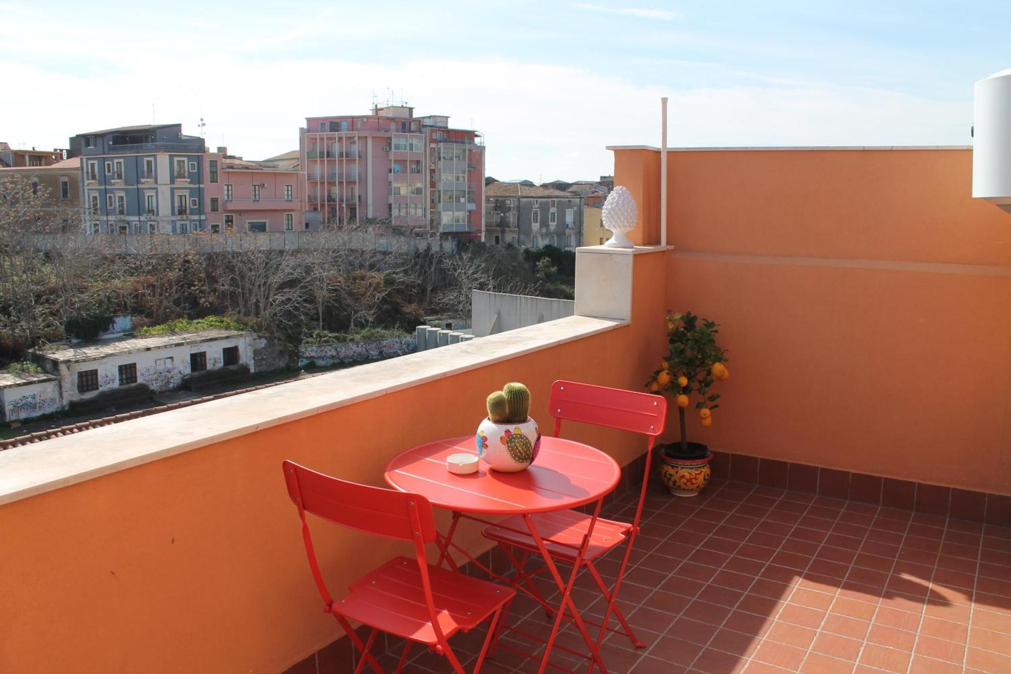 Donna Luisa-Catania Charming Apartment Bagian luar foto